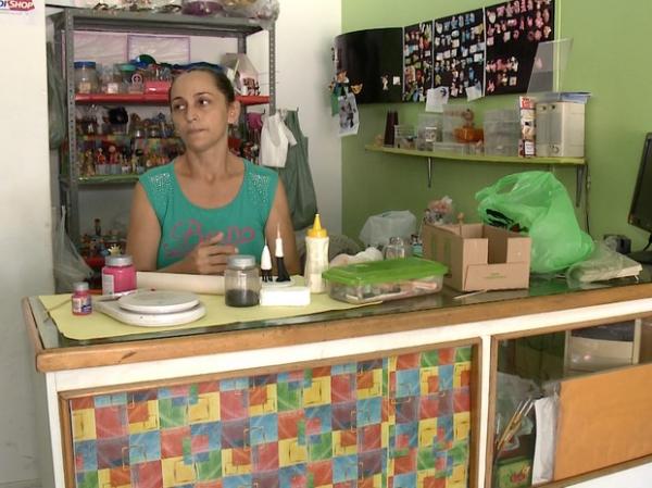Comerciante relata cenas de horror ap&oacute;s assalto em farm&aacute;cia.(Imagem:Reprodu&ccedil;&atilde;o TV Clube)