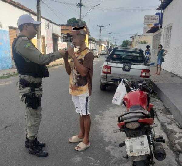 Grupamento de Tr&acirc;nsito do 3&ordm; BPM intensifica fiscaliza&ccedil;&atilde;o e realiza testes de etil&ocirc;metro em Floriano(Imagem:Divulga&ccedil;&atilde;o/PM)