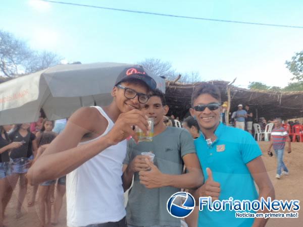Bandas locais encerraram o 2&ordm; Festival de Ver&atilde;o em Bar&atilde;o de Graja&uacute;.(Imagem:FlorianoNews)