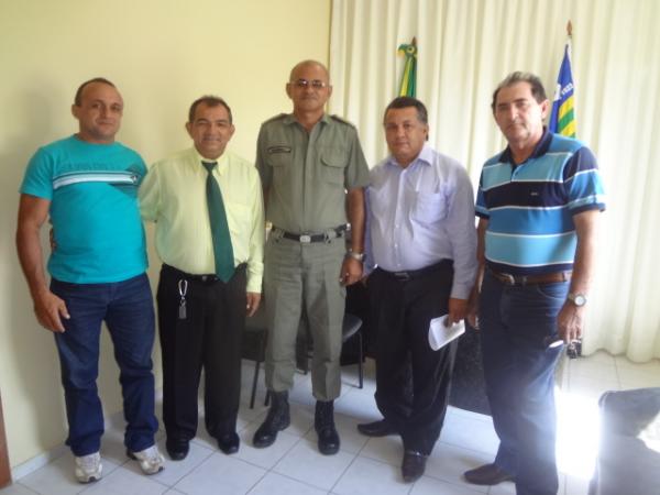 Vereadores visitam comandante do 3º Batalhão de Floriano