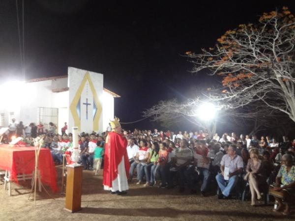 Jovens recebem o Sacramento da Crisma na localidade L-3
