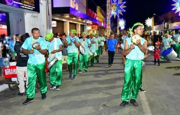 Floriano: desfile das escolas de samba leva milhares de foli&otilde;es &agrave; avenida(Imagem:Reprodu&ccedil;&atilde;o/PMF)