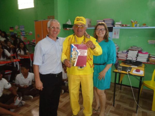 Escola Pequeno Pr&iacute;ncipe recebe representante da Editora Sophos.(Imagem:FlorianoNews)