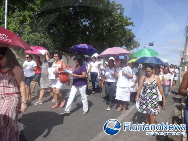 Mulheres unem suas dores &agrave;s de Maria na Prociss&atilde;o das Dores.(Imagem:FlorianoNews)