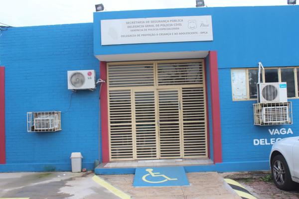 Polícia prende professor acusado de estuprar e assediar aluna em escola de Teresina
