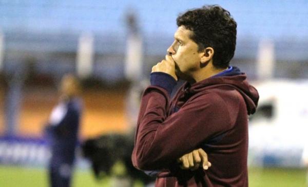 Claudinei Oliveir &eacute; o novo t&eacute;cnico do Atl&eacute;tico-PR.(Imagem:Jamira Furlani/Ava&iacute; FC)