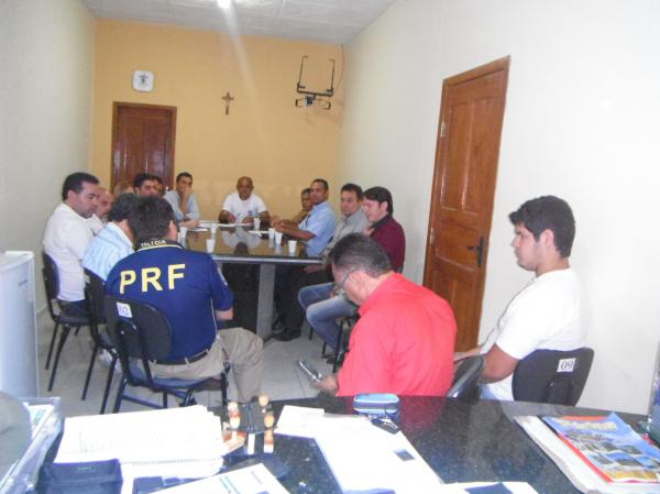 Gilberto Jr se reuniu com órgãos públicos para tratar da segurança do Carnaval.(Imagem:FlorianoNews)