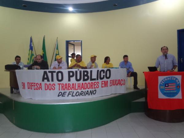 Professores de Floriano fazem manifesta&ccedil;&atilde;o por repasse do FUNDEB.(Imagem:FlorianoNews)