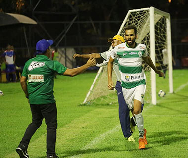 Altos supera cansaço e vence o Piauí no Lindolfo Monteiro