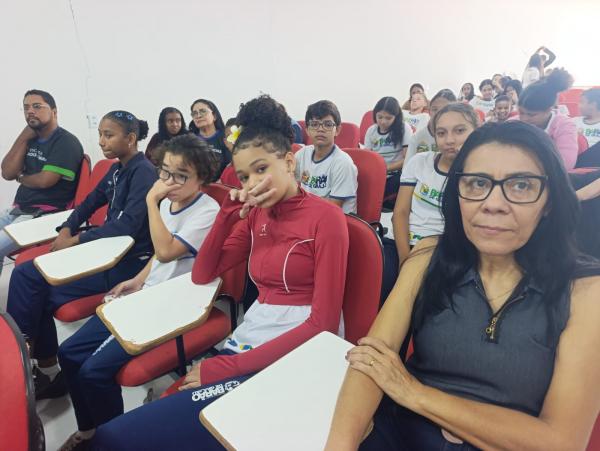 Bar&atilde;o de Graja&uacute; lan&ccedil;a Pol&iacute;tica de Fortalecimento dos Anos Finais da Educa&ccedil;&atilde;o(Imagem:FlorianoNews)