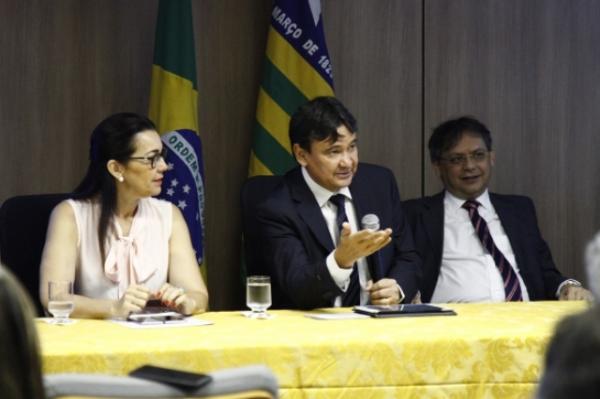 Governador discute com prefeitos reativação do Coresa