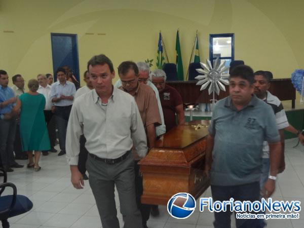 Corpo do ex-vereador Pedro Holanda foi velado na C&acirc;mara Municipal de Floriano. (Imagem:FlorianoNews)