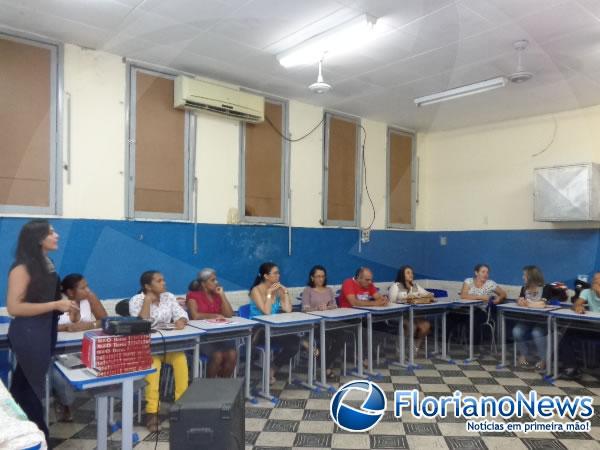 Professores da ENOCS participam de Forma&ccedil;&atilde;o Continuada.(Imagem:FlorianoNews)