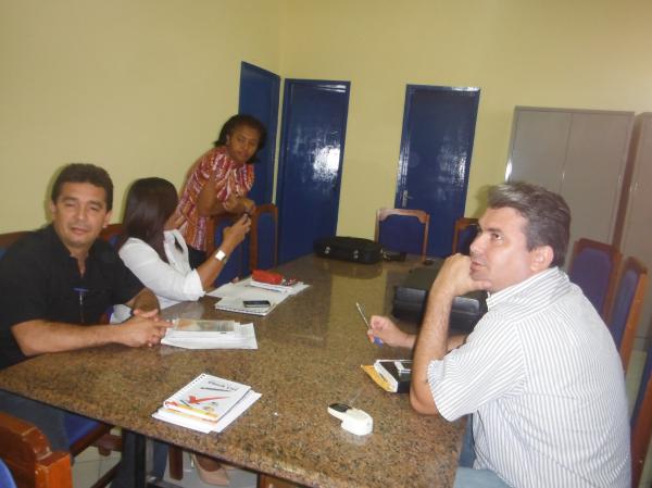 Tentativa frustrada de composi&ccedil;&atilde;o das Comiss&otilde;es Permanentes na C&acirc;mara Municipal.(Imagem:FlorianoNews)
