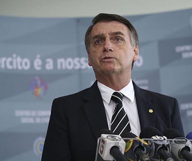 Nos EUA, Bolsonaro critica "defensores da tirania"