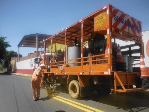 Tr&acirc;nsito de Floriano recebe sinaliza&ccedil;&atilde;o horizontal.(Imagem:FlorianoNews)