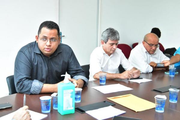 Comitiva de vereadores reivindica melhorias no atendimento de sa&uacute;de no HTN e UPA.(Imagem:CMF)