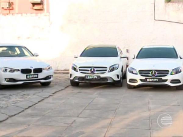 Carros de luxo eram vendidos por at&eacute; R$ 30 mil.(Imagem: Reprodu&ccedil;&atilde;o/Tv Clube)