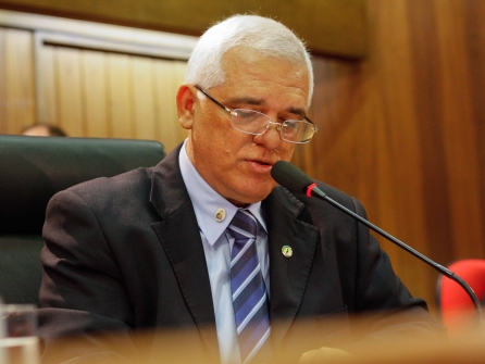 Presidente pede requerimento para antecipação no horário da posse do governador eleito