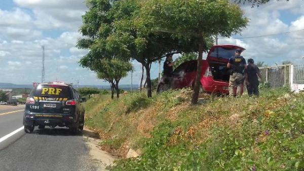 PRF recupera veículo clonado no interior do Piauí
