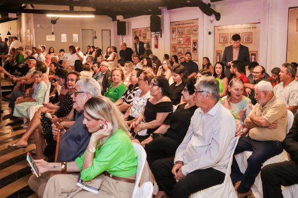 Poder Legislativo prestigia o lançamento do 12º volume da Coleção Florianenses(Imagem:CMF)