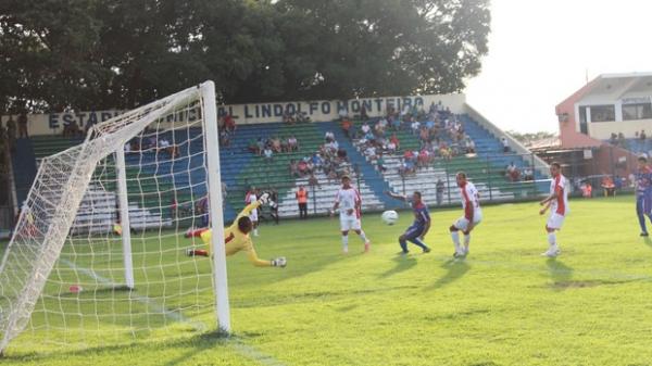4 de Julho surpreende Enxuga Rato e derruba último invicto do Estadual