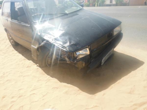 Acidente envolvendo carro e moto deixa feridos em Bar&atilde;o de Graja&uacute;.(Imagem:FlorianoNews)