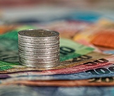 Dezembro: governo começa pagar na sexta e retoma dia 10