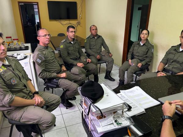Comandante do 3º BPM realiza reunião com aspirantes a oficiais em estágio(Imagem:Divulgação/PM)