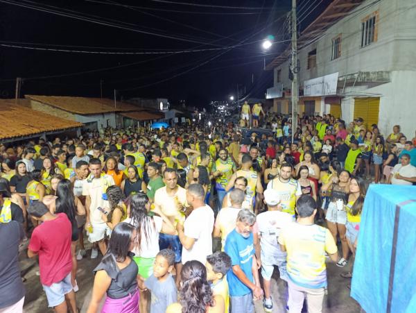 Arrast&atilde;o do Pov&atilde;o leva multid&atilde;o &agrave;s ruas de Bar&atilde;o de Graja&uacute; com muita festa e anima&ccedil;&atilde;o(Imagem:FlorianoNews)