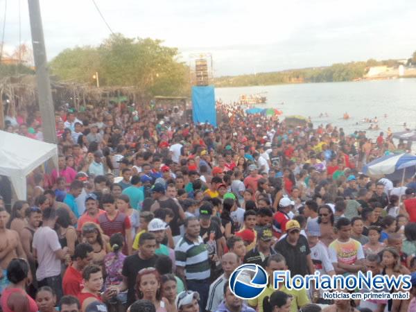 Bandas locais encerraram o 2&ordm; Festival de Ver&atilde;o em Bar&atilde;o de Graja&uacute;.(Imagem:FlorianoNews)