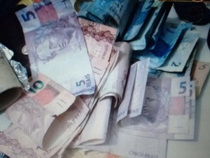 Homem é preso com crack, dinheiro e objetos roubados em Picos