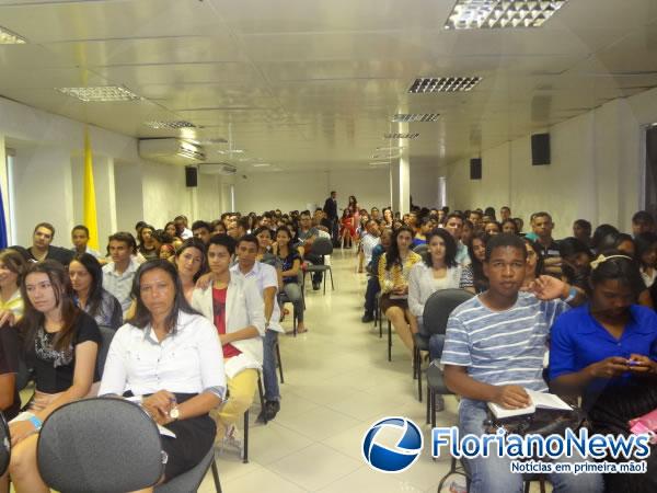 Adventistas florianenses participam de estudo b&iacute;blico.(Imagem:FlorianoNews)