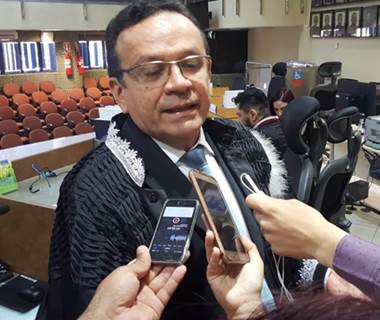 Dois candidatos a deputado têm registros indeferidos pelo TRE
