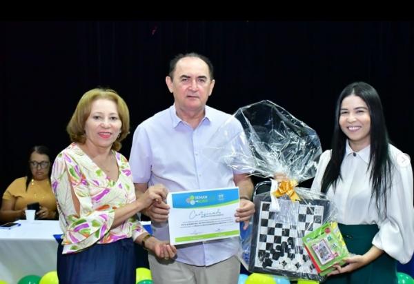Prefeitura de Floriano premia participantes e parceiros dos Projetos Ambientais 2024(Imagem:Secom)