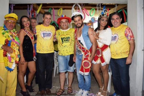 Prefeito Gilberto Júnior prestigia blocos tradicionais de Floriano