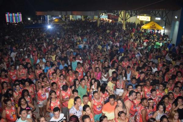 Prefeito Gilberto J&uacute;nior participa do Z&eacute; Pereira de Floriano.(Imagem:Waldemir Miranda)