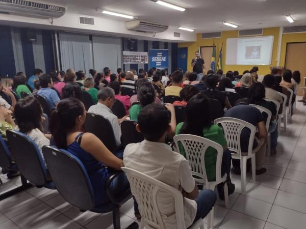 Palestra destaca cuidados financeiros para o sucesso nos neg&oacute;cios durante a Semana do Mei.(Imagem:FlorianoNews)
