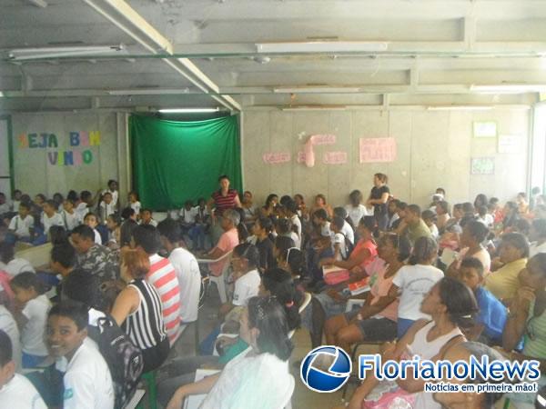 Palestra destaca direitos e deveres de crianças e adolescentes.(Imagem:FlorianoNews)