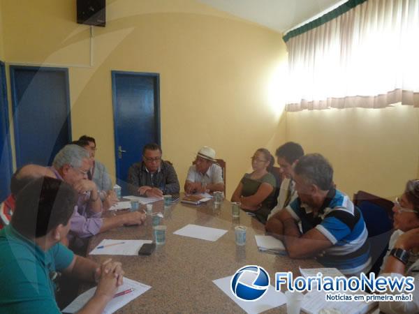 Sinconflor e vereadores se re&uacute;nem com gerentes de bancos de Floriano.(Imagem:FlorianoNews)