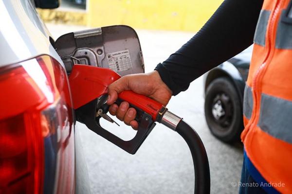 Reoneração de combustíveis deve elevar preço da gasolina em R$ 0,69 por litro, aponta levantamento