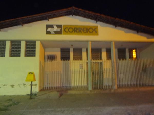 Ag&ecirc;ncia dos Correios &eacute; assaltada em Bar&atilde;o de Graja&uacute;.(Imagem:FlorianoNews)