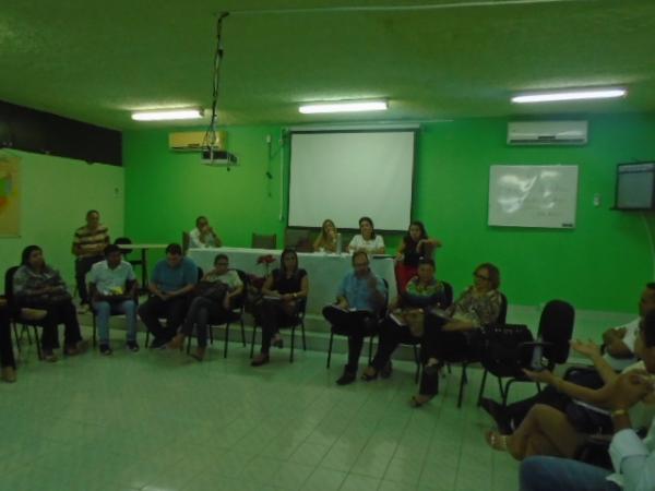 Encontro com Secret&aacute;rios Municipais debate atendimento no HTN de Floriano.(Imagem:FlorianoNews)