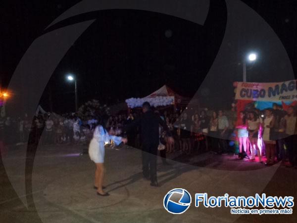 Apresenta&ccedil;&otilde;es culturais marcam primeiro dia de gincana do Col&eacute;gio Estadual.(Imagem:FlorianoNews)