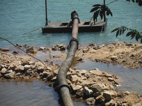 Sistema de abastecimento de &aacute;gua volta a operar em Floriano.(Imagem:FlorianoNews)