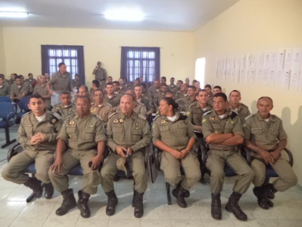 Concludentes do Curso de Forma&ccedil;&atilde;o de Soldados participam de aula da saudade.(Imagem:FlorianoNews)