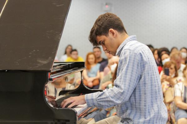 Manh&atilde; emocionante com as apresenta&ccedil;&otilde;es dos pianistas Matheus Campos e Norman Barros no Sesc Caju&iacute;na(Imagem:Divulga&ccedil;&atilde;o)