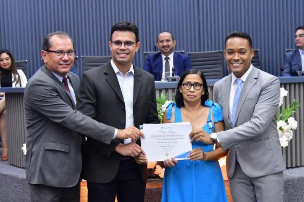 Sessão solene proposta pelo vereador Felipe Vieira homenageia Enfermagem de Floriano(Imagem:Ascom)