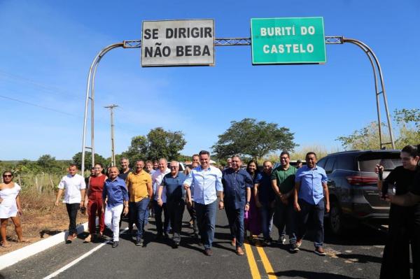 Ciro Nogueira visita obras e inaugura estrada em São Félix do Piauí(Imagem:Ascom)