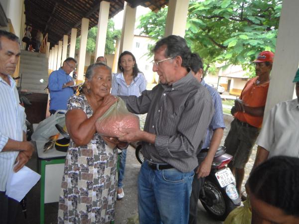 Pequenos produtores rurais de Floriano recebem sementes de milho e feij&atilde;o.(Imagem:FlorianoNews)